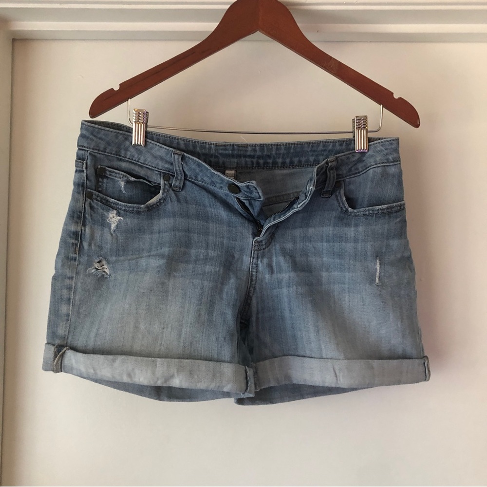 J. Lo Jean shorts Women’s size 6